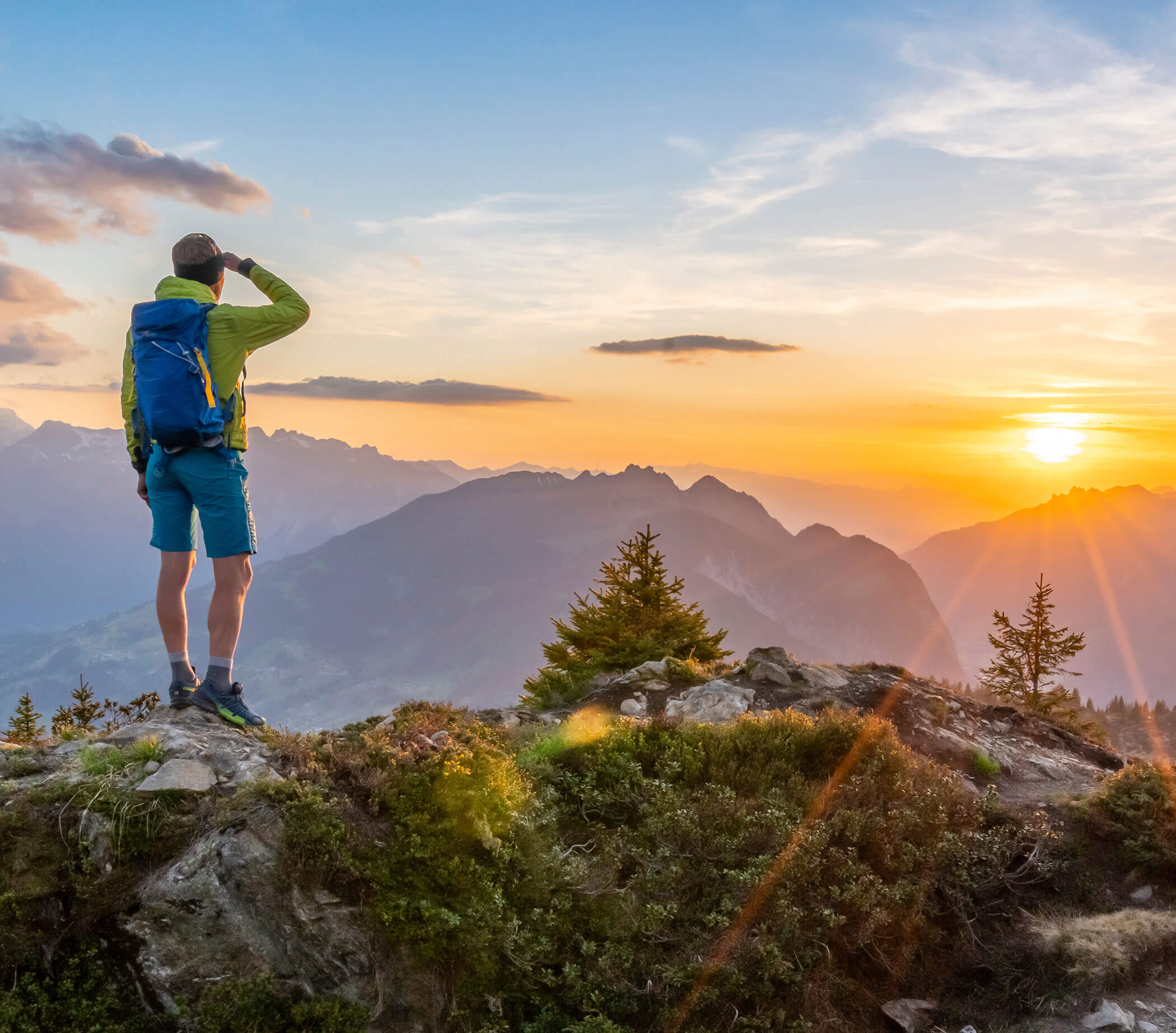 Scalatore sulla cima